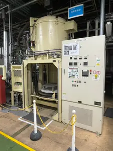 電気炉　倒立型減圧仮焼炉