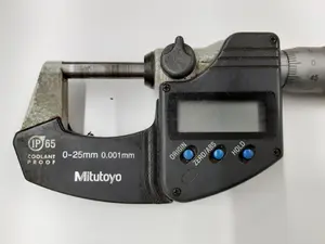 デジタルマイクロメーター　0-25mm