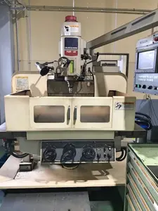 大隈豊和 ひざ形CNCフライス盤 FMR-40