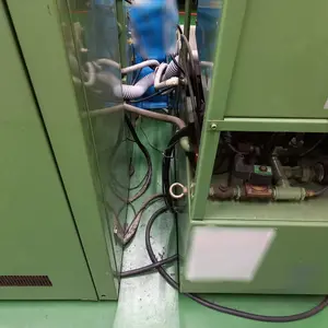 ワイヤーカット細穴放電加工機